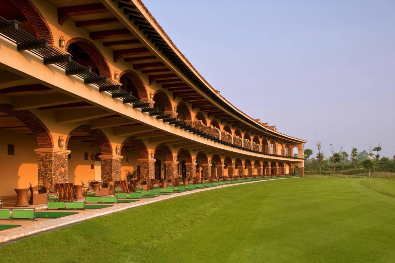 Sheraton Qingyuan Lion Lake Resort Exteriör bild